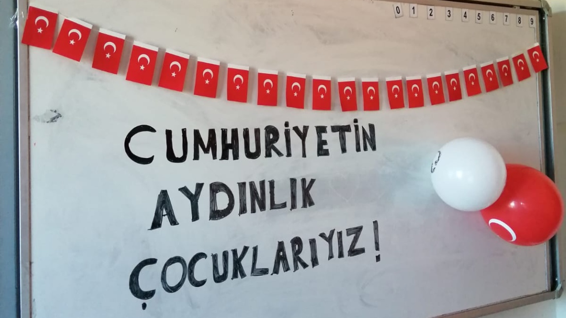 Cumhuriyet Coşkusu Sınıflarımıza Taşındı